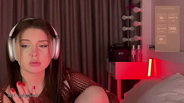 Snapshot of MENNDI chatting on 01.31.25 MENNDI online show from 01.31.25