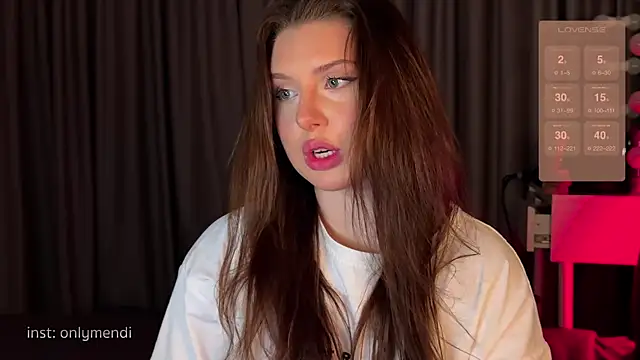 Snapshot of MENNDI chatting on 02.09.25 MENNDI online show from 02.09.25