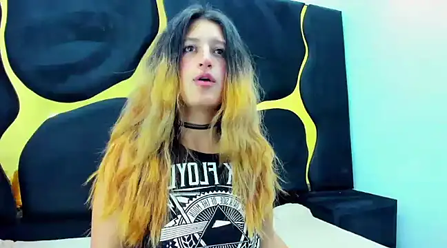 GiaRoussel online show from 02.15.25