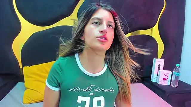 GiaRoussel online show from 11.07.25