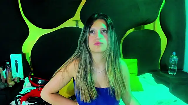 GiaRoussel online show from 12.03.25