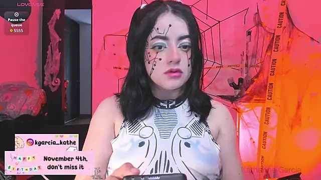 Snapshot of Lin-cute chatting on 10.25.25 Lin-cute online show from 10.25.25