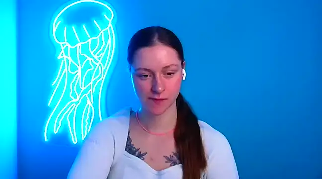 Snapshot of Fantasy_July chatting on 02.04.25 Fantasy July online show from 02.04.25