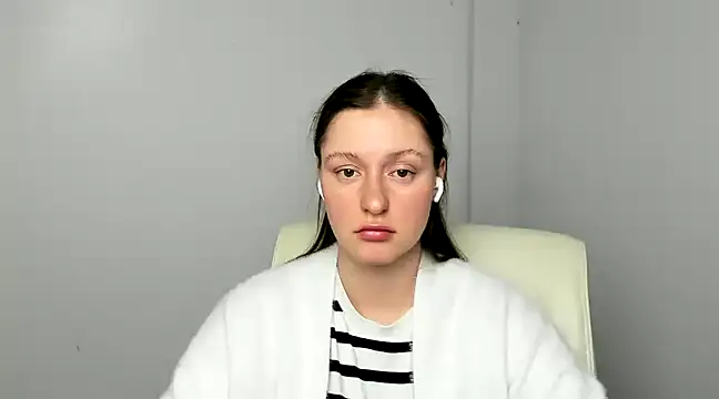 Snapshot of Fantasy_July chatting on 02.08.25 Fantasy July online show from 02.08.25