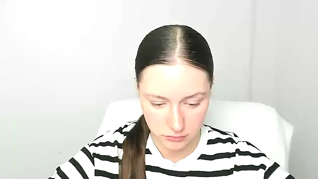 Snapshot of Fantasy_July chatting on 03.19.25 Fantasy July online show from 03.19.25