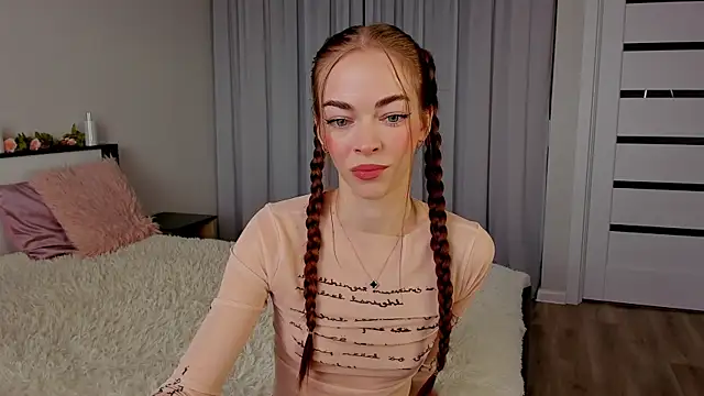 Undertheskin online show from 04.09.26