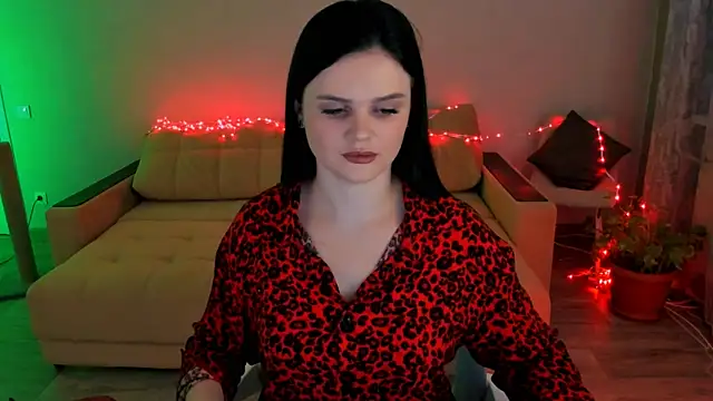 Lora Cain online show from 12.20.25