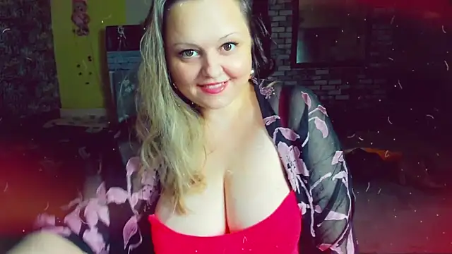 Snapshot of KlaraHoll chatting on 01.08.25 KlaraHoll online show from 01.08.25