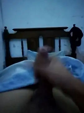 Snapshot of fraxxel chatting on 12.04.24 fraxxel online show from 12.04.24