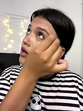 Snapshot of alisson_carolina73 chatting on 10.26.25 alisson carolina73 online show from 10.26.25