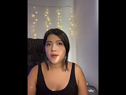 Snapshot of alisson_carolina73 chatting on 11.17.25 alisson carolina73 online show from 11.17.25