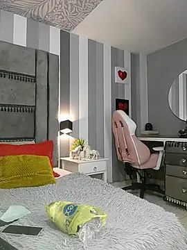 Julianewell online show from 11.07.25