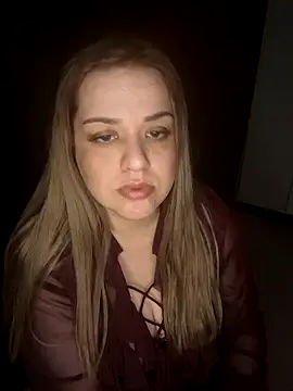 Snapshot of cansuozell chatting on 11.04.25 cansuozell online show from 11.04.25