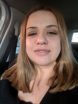 Snapshot of cansuozell chatting on 11.20.25 cansuozell online show from 11.20.25