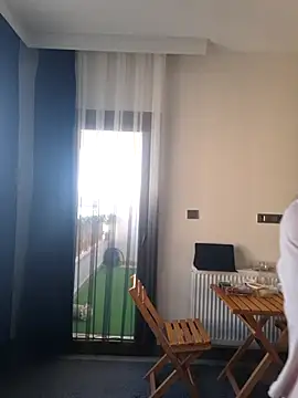 Snapshot of cansuozell chatting on 11.28.25 cansuozell online show from 11.28.25