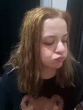 Snapshot of cansuozell chatting on 11.28.25 cansuozell online show from 11.28.25