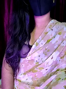 Snapshot of SexyAndHottie chatting on 01.04.25 SexyAndHottie online show from 01.04.25