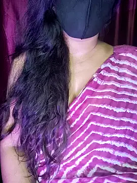 Snapshot of SexyAndHottie chatting on 01.19.25 SexyAndHottie online show from 01.19.25