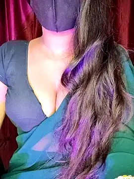 Snapshot of SexyAndHottie chatting on 01.31.25 SexyAndHottie online show from 01.31.25