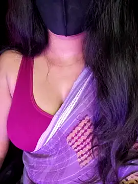 Snapshot of SexyAndHottie chatting on 03.02.25 SexyAndHottie online show from 03.02.25