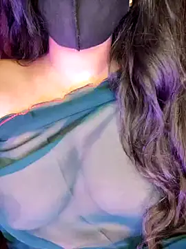 Snapshot of SexyAndHottie chatting on 03.09.25 SexyAndHottie online show from 03.09.25