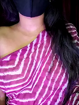 Snapshot of SexyAndHottie chatting on 03.10.25 SexyAndHottie online show from 03.10.25