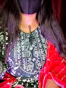 Snapshot of SexyAndHottie chatting on 03.11.25 SexyAndHottie online show from 03.11.25