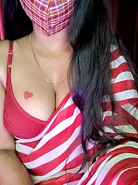 Snapshot of SexyAndHottie chatting on 03.18.25 SexyAndHottie online show from 03.18.25