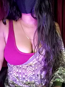 Snapshot of SexyAndHottie chatting on 03.23.25 SexyAndHottie online show from 03.23.25