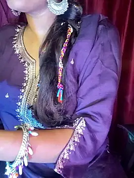 Snapshot of SexyAndHottie chatting on 09.22.25 SexyAndHottie online show from 09.22.25