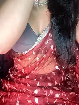 Snapshot of SexyAndHottie chatting on 10.01.25 SexyAndHottie online show from 10.01.25