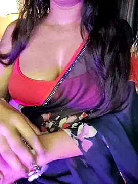 Snapshot of SexyAndHottie chatting on 10.12.25 SexyAndHottie online show from 10.12.25