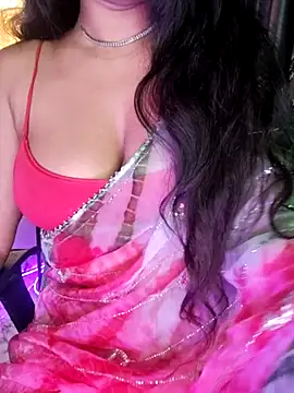 Snapshot of SexyAndHottie chatting on 10.13.25 SexyAndHottie online show from 10.13.25