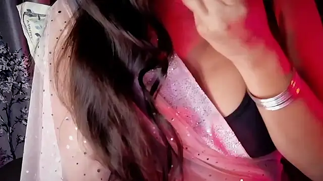 Snapshot of SexyAndHottie chatting on 01.07.26 SexyAndHottie online show from 01.07.26