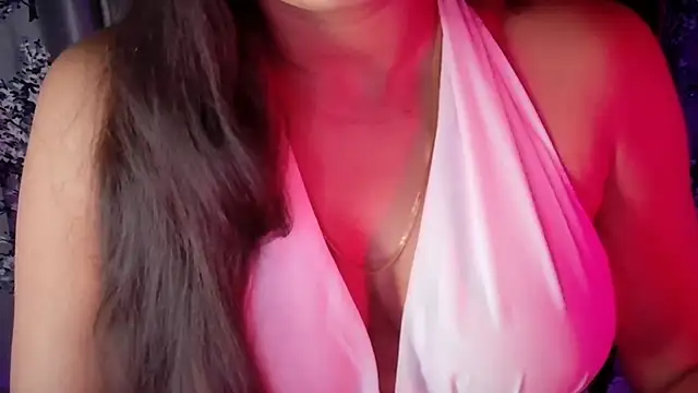 Snapshot of SexyAndHottie chatting on 02.17.26 SexyAndHottie online show from 02.17.26