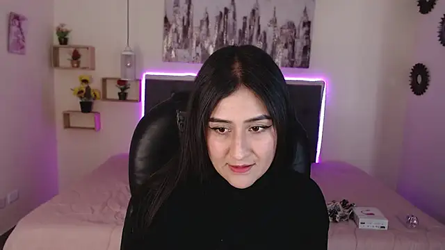 mia aira online show from 12.17.24