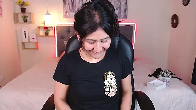 mia aira online show from 02.19.25