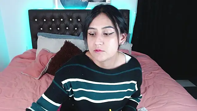 Snapshot of mia_aira chatting on 02.28.25 mia aira online show from 02.28.25