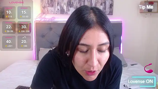 Snapshot of mia_aira chatting on 10.23.25 mia aira online show from 10.23.25