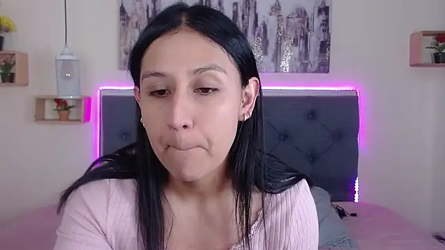 mia aira online show from 11.08.25