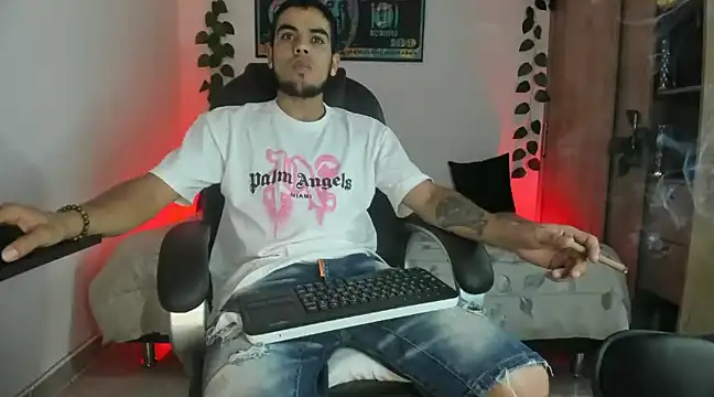 mikee scooth online show from 02.15.25