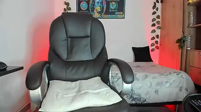 mikee scooth online show from 02.25.25