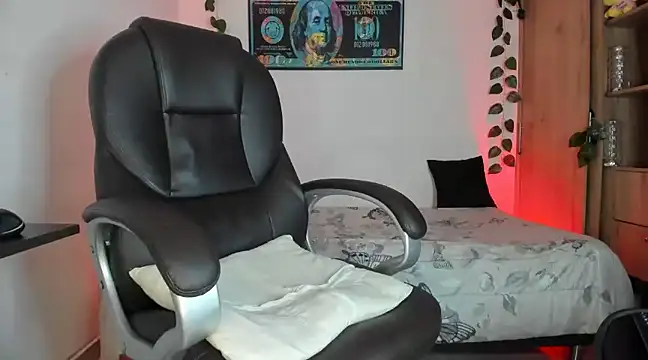 mikee scooth online show from 02.25.25