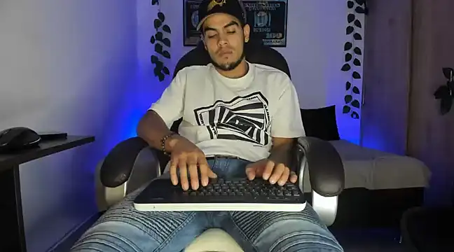 mikee scooth online show from 03.13.25