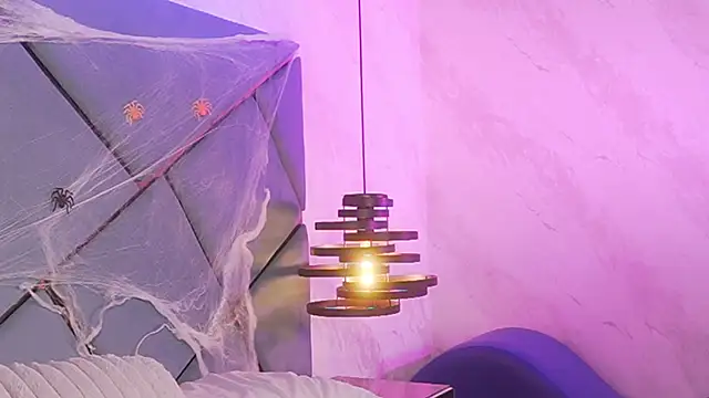 Snapshot of ammy_durand chatting on 10.28.25 ammy durand online show from 10.28.25