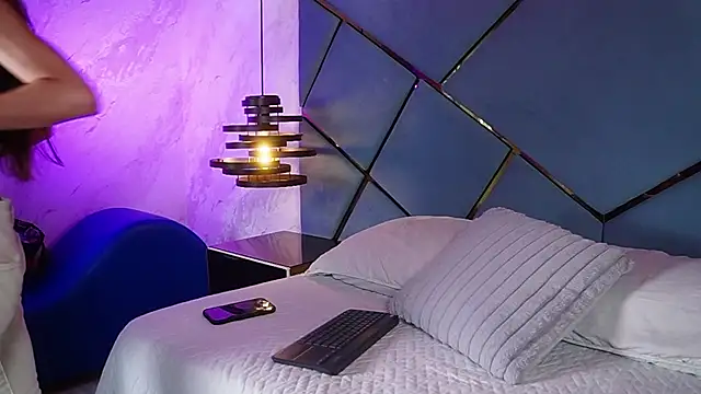 Snapshot of ammy_durand chatting on 11.22.25 ammy durand online show from 11.22.25