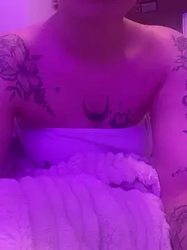 queenlo xxx online show from 12.23.24