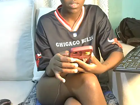 Snapshot of Caryyyl chatting on 11.29.25 Caryyyl online show from 11.29.25