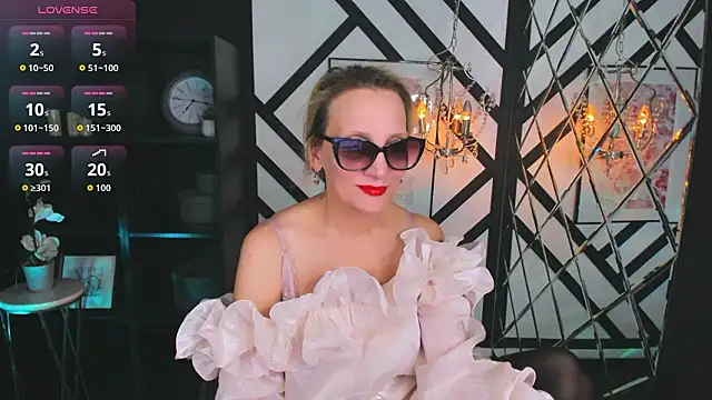 Queen Anna  online show from 03.01.26