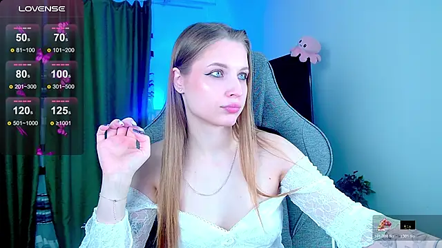 Snapshot of CuteMousee chatting on 01.18.26 CuteMousee online show from 01.18.26